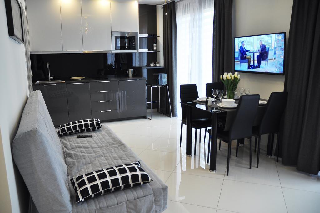 Moko Apartment Parking W Cenie Varşovia Exterior foto