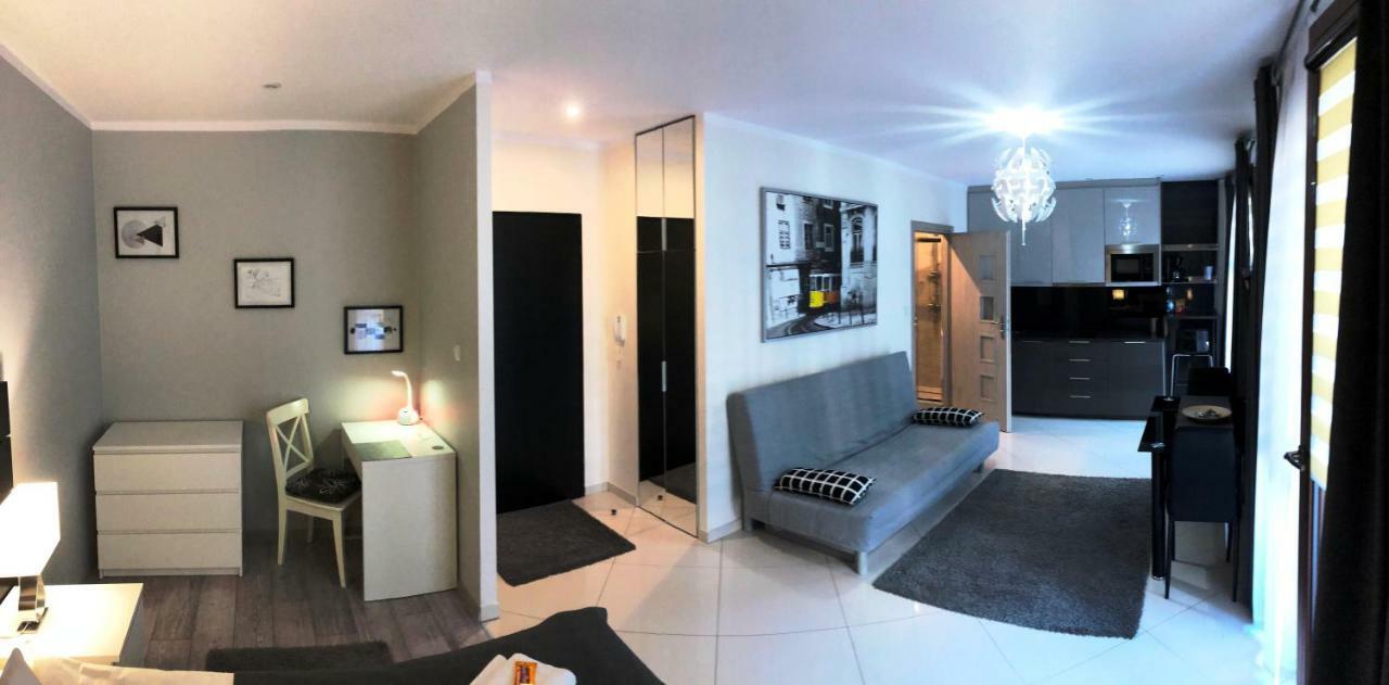 Moko Apartment Parking W Cenie Varşovia Exterior foto